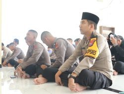 Ustadz H.M. Muchsin Monhamir Ajak Selalu Bersyukur Kepada Personil Polres Gresik