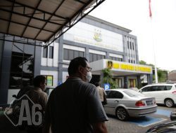 Jatim I Serahkan Tersangka Pidana Perpajakan ke Kejari Surabaya