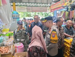 Forkopimda Gresik Sidak Pasar Tradisional dan Modern Awal Ramadan 1445 H