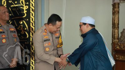 Polres Gresik Perkuat Karakter Melalui Binrohtal dan Tadarus Bersama Ustadz Abdul Rouf