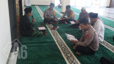 Kapolres Gresik Tadarus Bersama Personel di Bulan Ramadhan