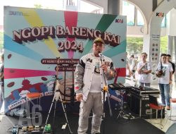 KAI Daop 8 Surabaya Bagikan Ribuan Cup Kopi dan Diskon Tiket 20% di Acara Ngopi Bareng