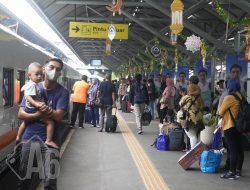 42.941 Pelanggan Gunakan Kereta Api di Daop 8 Pada Hari Raya Idul Fitri 1445 H