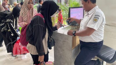 150 Ribu Lebih Gunakan Commuter Line, KAI Himbau Jaga Keselamatan di Perjalanan