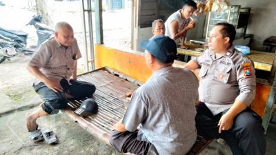 Wujudkan Rasa Aman Dimasyarakat, Bhabinkamtibmas Polres Gresik Ngopi Bareng Sambang Warga