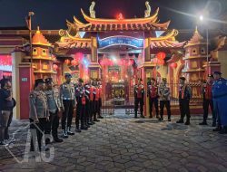 Pengamanan Hari Raya Waisak 2568 di Klenteng Kim Hin Kiong Gresik Berjalan Lancar