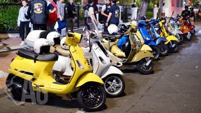 Kampi Hotel Tunjungan Gelar Fun Ride Kota Tua Surabaya Bersama Komunitas Vespa