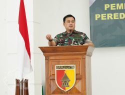 Prajurit dan PNS Korem 084/BJ Mengikuti Sosialisasi Bahaya Narkoba Dalam Rangka P4GN