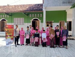Polsek Ujungpangkah Berbagi Kebahagiaan dengan Santunan Anak Yatim Piatu di Pondok Pesantren