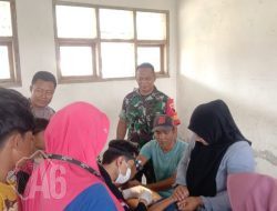 Memperingati Hari Bhayangkara ke 78, Polsek Prajekan dan Sidokkes Polres Bondowoso Adakan Khitanan Gratis