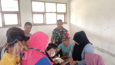 Memperingati Hari Bhayangkara ke 78, Polsek Prajekan dan Sidokkes Polres Bondowoso Adakan Khitanan Gratis