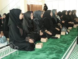 Perkuat Keimanan, Polres Gresik Gelar Ngaji Bareng Ustadzah Marwa