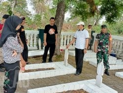 Persiapan AKRS, Babinsa Bersama Perangkat Desa Tinjau Taman Makam Pahlawan