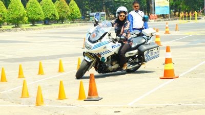 Dorong Keselamatan Berkendara, Polres Gresik Gelar Pelatihan Safety Riding Bersama MPM Honda Jatim