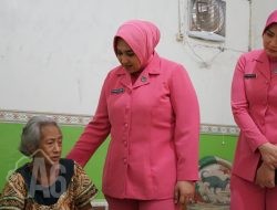 Peduli Sesama, Bhayangkari Cabang Gresik Bhakti Sosial Kesehatan di Panti Jompo Lestari