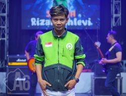 Penyanyi Dangdut Asal Gresik yang Fenomenal M. Rizal Pahlevi