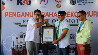 Peringati HUT KAI ke-79, Daop 8 Surabaya Raih Penghargaan MURI di Kegiatan Parade Lokomotif  Livery Varian Terbanyak