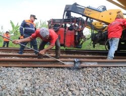 KAI Daop 8 Surabaya Tingkatkan Prasarana dengan Penggantian Rel R.50 Menjadi R.54