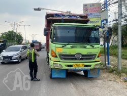 Operasi Zebra Semeru 2024, Satlantas Polres Gresik Tindak Puluhan Truck di Jalur Utara
