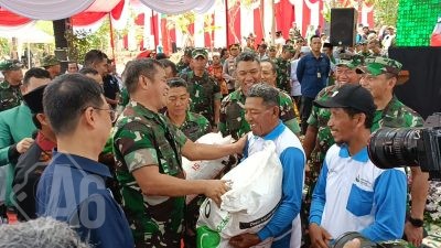 Kapolres Gresik bersama Forkopimda Dampingi KASAD Meresmikan Pipanisasi TNI Manunggal Air di Bawean