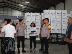 Pastikan Logistik Pilkada 2024 Aman Kapolres Tanjung Perak Bersama Forkopimda Kota Surabaya Cek Gudang KPU