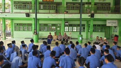 Satlantas Polres Gresik Gandeng Ponpes Mambaus Sholihin untuk Tingkatkan Keselamatan Berlalu Lintas