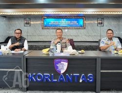 Korlantas Gelar Tactical Floor Game Pastikan Kesiapan Operasi Lilin 2024, Kakorlantas Imbau Masyarakat Waspadai Titik Rawan