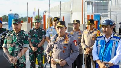 Persiapan Pengamanan Natal-Tahun Baru, Kapolri dan Panglima TNI Tinjau Gerbang Tol Prambanan