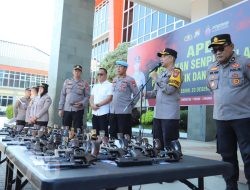 Ops Nataru; Wakapolres Gresik Pimpin Pengecekan Senjata Api Rutin