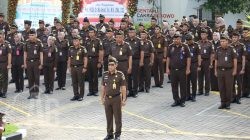 Kajati Jatim Mia Amiati Beri Pesan Khusus kepada Para Jaksa di Apel Pagi