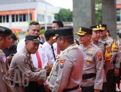 Mengawali Tugas, Kapolres Gresik AKBP Rovan Richard Mahenu Disambut Upacara Pedang Pora