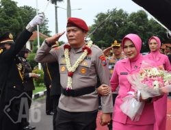 Tarian Blue Fire Sambut Kedatangan Kapolres Bondowoso Baru