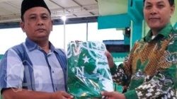 Bekerja Bersama Untuk Indonesia Maslahat Ranting NU Kepatihan Bagikan 200 Bendera NU