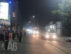 Giat Polsek Pakal Laksanakan Penyekatan di Perbatasan Kota Antisipasi Kejahatan Malam Minggu