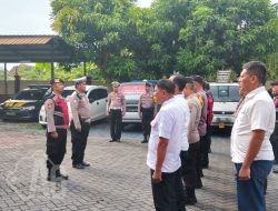 Waka Polsek Pakal IPTU Agus Mujiono Pimpin Apel Pagi