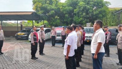 Waka Polsek Pakal IPTU Agus Mujiono Pimpin Apel Pagi