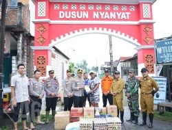 Bentuk Kepedulian, Kapolres Gresik Salurkan Bantuan Sosial ke Warga Terdampak Banjir di Benjeng