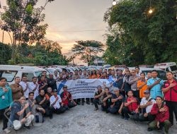 Tingkatkan Keselamatan di Jalan Raya, Satlantas Polres Gresik Sosialisasi Safety Driving sambil Ngopi Bareng Driver Ambulans