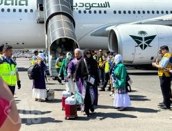 Kloter 1 – 3 Debarkasi Haji Surabaya Tiba dengan Selamat di Bandara Juanda
