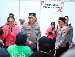 Kapolri Bagikan Sembako dan Alat Bantu Disabilitas di Puncak Bakti Kesehatan