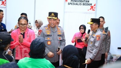 Kapolri Bagikan Sembako dan Alat Bantu Disabilitas di Puncak Bakti Kesehatan
