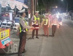 Giat Polsek Pakal Penyekatan Jalur Menuju Surabaya Dalam Rangka Peringati HUT Persebaya ke-98