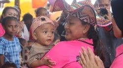 Kunjungi Raja Ampat, Ketum Bhayangkari Salurkan Sembako hingga Gelar Khitanan Massal