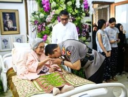 Kapolri Hadiri Perayaan Ulang Tahun ke-100 Ny. Meriyati Hoegeng, Simbol Kesetiaan dan Keteladanan