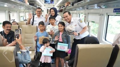 Semakin Dekat dengan KAI, Daop 8 Surabaya Sapa Pelanggan di Masa Liburan Sekolah dengan Hadiah Menarik