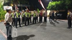 Giat Apel Malam Minggu Polsek Pakal Pengecekan Kesiapan Personil Sebelum Laksanakan Patroli
