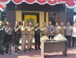 Kunjungan Tiga Pilar Forkopimcam Pakal ke Mako Polsek Pakal Peringati HUT Bhayangkara ke-79