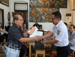 Bangun Kemitraan Berkelanjutan, KAI Daop 8 Surabaya Berikan Penghargaan kepada Penyewa Aset Yang Tertib Administrasi