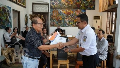 Bangun Kemitraan Berkelanjutan, KAI Daop 8 Surabaya Berikan Penghargaan kepada Penyewa Aset Yang Tertib Administrasi