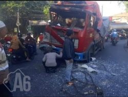 Ambil Haluan Terlalu ke Kanan Tabrakan Truk di Jalan Raya Cerme Tidak Bisa Dihindari